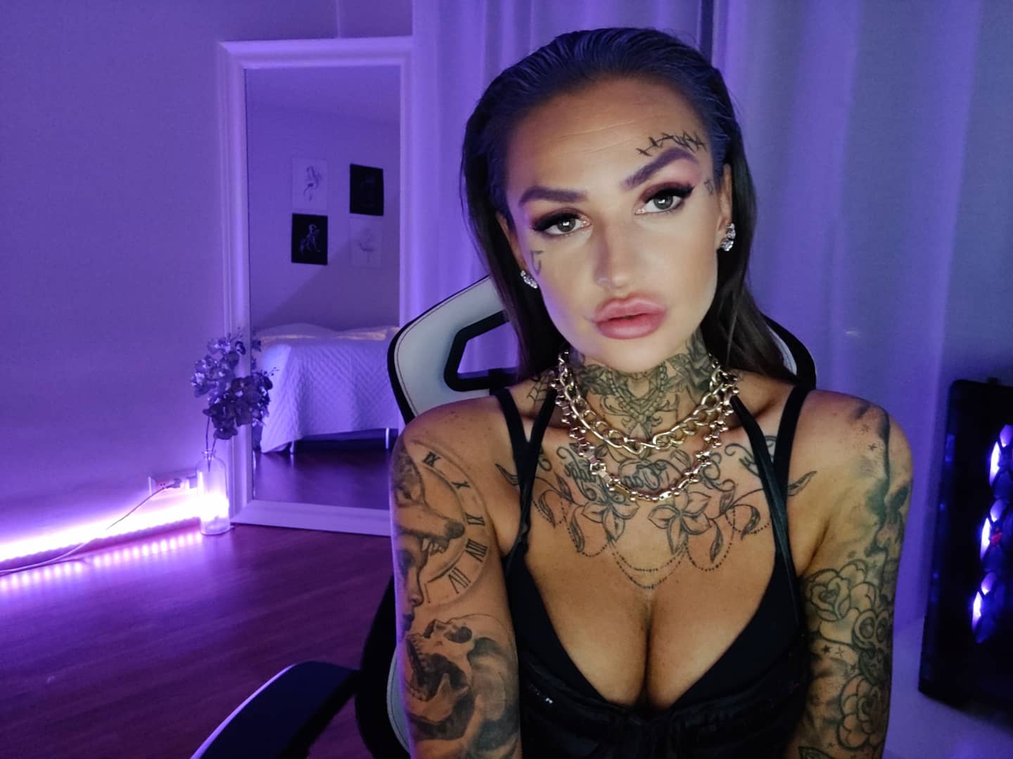 laine bruce nude